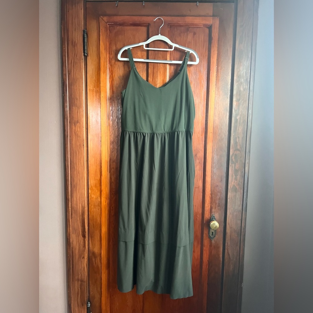 Athleta 1x Olive Green Elation V Neck Hybrid Midi Dress